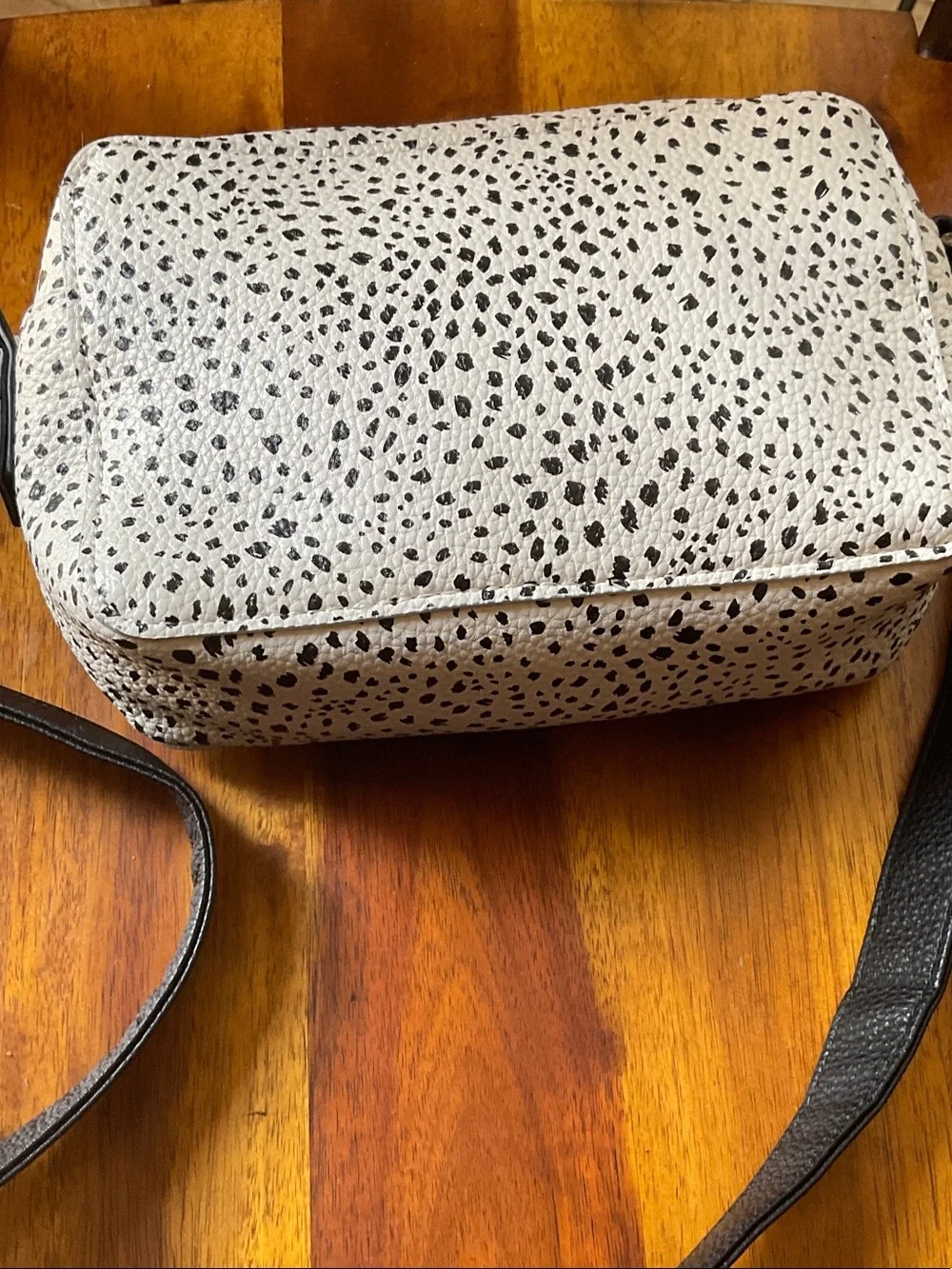 thirty-one White Crossbody Bag with Black Speckled Print